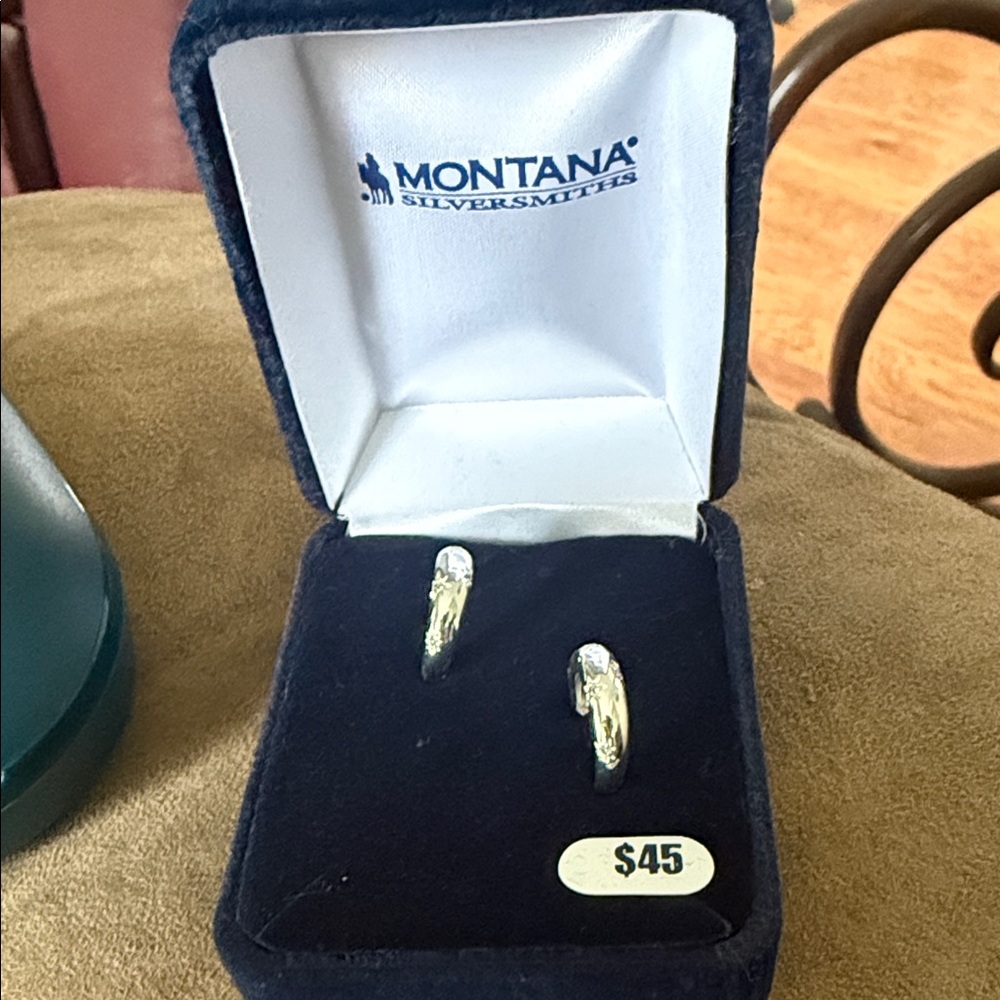 Montana Silversmiths Silver-Tone Textured Hoop Earrings